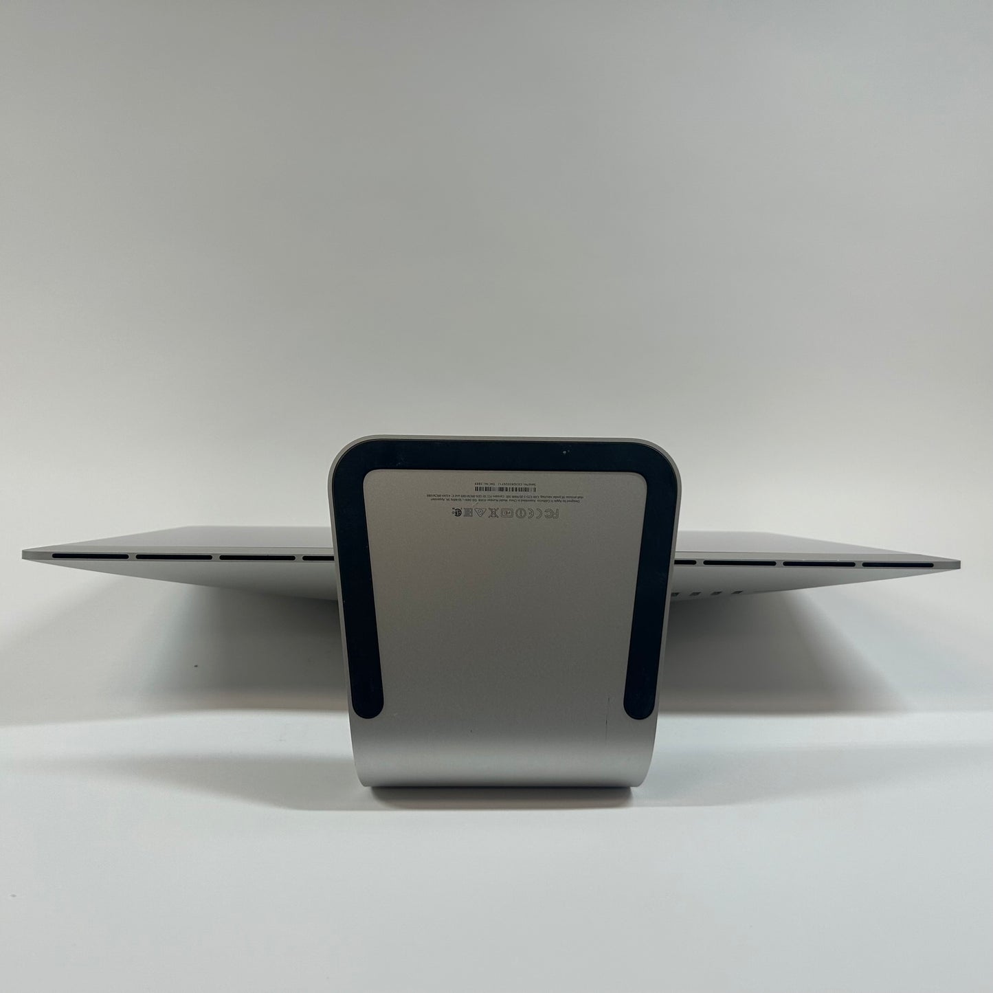 2015 Apple iMac 21.5" i5 1.6GHz 8GB RAM 256GB SSD Silver A1418