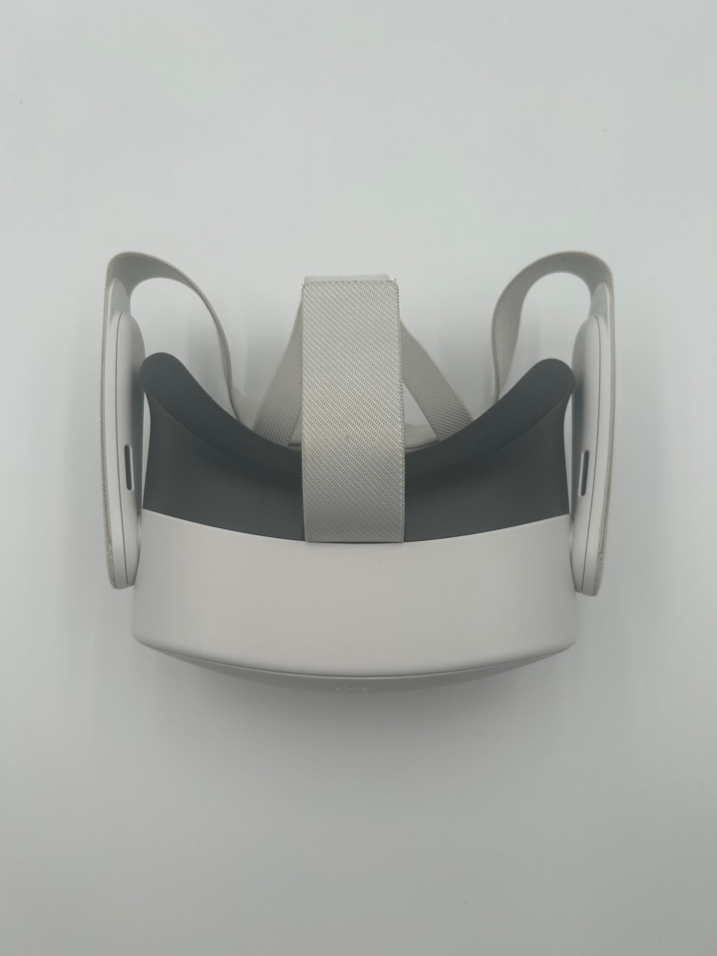 Meta Quest 3S 128GB Standalone All-in-One VR Headset P97