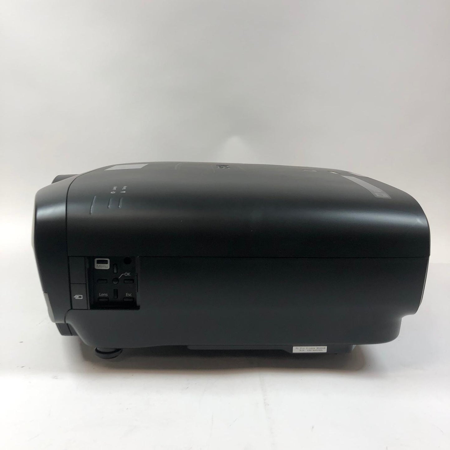 Epson PowerLite Pro Cinema 6040UB 1920 x 1080 2,500 Lumens 3LCD Projector H710A